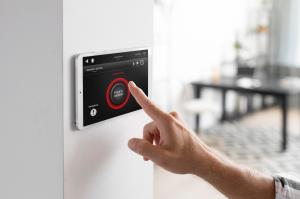 Seguridad Residencial Integral. Sinergia entre Robustez Física, Electrónica Aplicada y Diseño Conductual, por Manuel Sánchez Gómez-Merelo